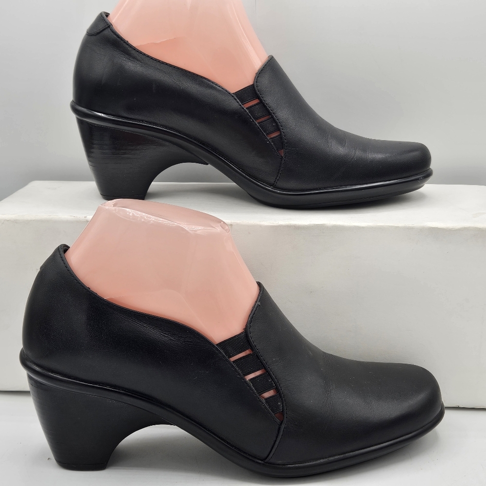Dansko Raphael 2.75" heel slipon mules  size 38 US 7.5 / 8
